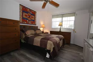 4880 Locust St NE, Saint Petersburg, FL 33703 - Photo 9