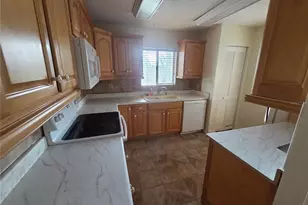 2010 Branch Tree Ln, Brandon, FL 33511 - Photo 11