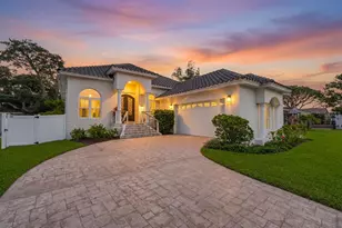 815 59th Ave NE, Saint Petersburg, FL 33703 - Photo 1
