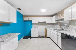 10410 N Central Ave, Tampa, FL 33612 - Photo 5