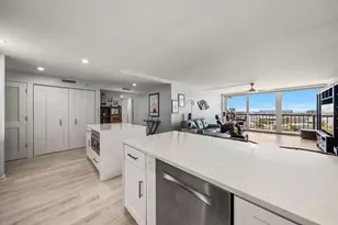 400 Island Way, Clearwater Beach, FL 33767 - Photo 11