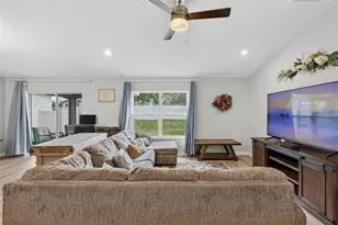 9972 Mesic Woods Ave, Seffner, FL 33584 - Photo 9