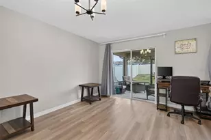 9972 Mesic Woods Ave, Seffner, FL 33584 - Photo 5