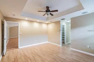 4914 N Mendenhall Dr, Tampa, FL 33603 - Photo 7