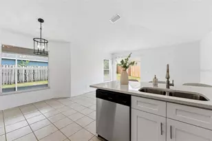 6048 Sand Key Ln, Wesley Chapel, FL 33545 - Photo 9