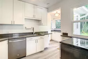 2758 10th St N, Saint Petersburg, FL 33704 - Photo 17