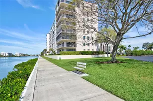 7600 Sun Island Dr S, South Pasadena, FL 33707 - Photo 3