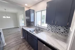 9281 Bay Dr, Spring Hill, FL 34608 - Photo 9