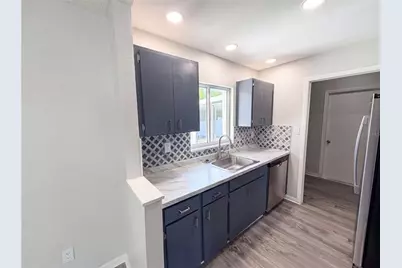 9281 Bay Drive, Spring Hill, FL 34608 - Photo 11