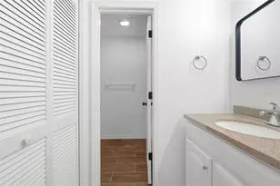 4253 Brentwood Park Cir, Tampa, FL 33624 - Photo 39