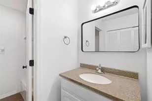 4253 Brentwood Park Cir, Tampa, FL 33624 - Photo 37