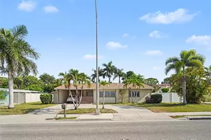 3103 Bayshore Gardens Pkwy, Bradenton, FL 34207 - Photo 3