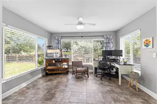 805 Wellington Dr, Clearwater, FL 33764 - Photo 17