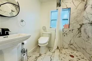 2238 Quincy St S, Saint Petersburg, FL 33711 - Photo 9