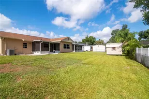 1208 Lady Guinevere Dr, Valrico, FL 33594 - Photo 31
