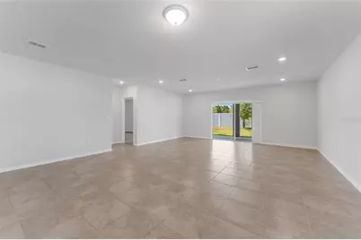 9642 Summers Cay Circle, Thonotosassa, FL 33592 - Photo 11