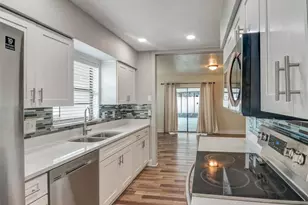 13346 Moran Dr, Tampa, FL 33618 - Photo 11