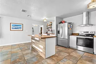 10437 Cirimoya Ln, Seminole, FL 33772 - Photo 11