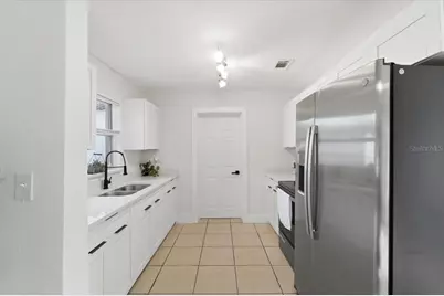 10930 N Aster Avenue, Tampa, FL 33612 - Photo 11