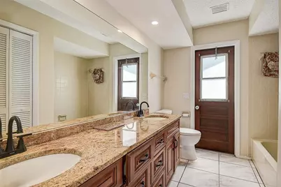 2876 Lake Valencia Boulevard E, Palm Harbor, FL 34684 - Photo 37