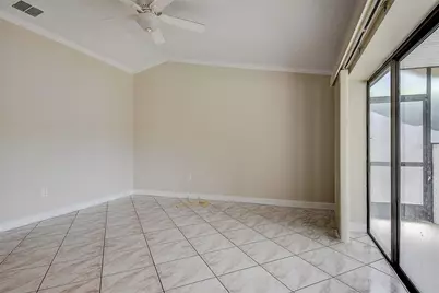 2876 Lake Valencia Boulevard E, Palm Harbor, FL 34684 - Photo 21