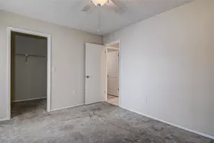 2876 Lake Valencia Blvd E, Palm Harbor, FL 34684 - Photo 37