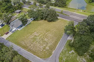 7502 N 40th St, Tampa, FL 33604 - Photo 1