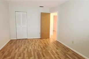 911 Washington Ave, Largo, FL 33770 - Photo 9