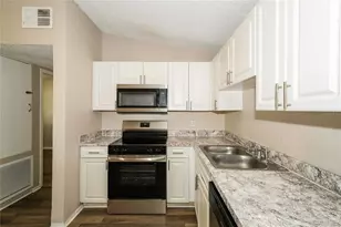 9216 W Patterson St, Tampa, FL 33615 - Photo 9