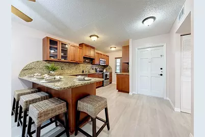 1900 68th Street N #301, Saint Petersburg, FL 33710 - Photo 1