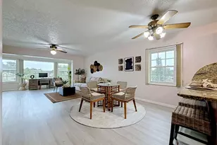 1900 68th St N, Saint Petersburg, FL 33710 - Photo 9
