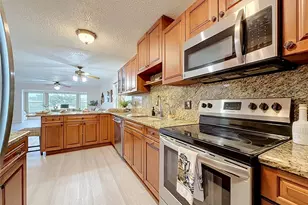 1900 68th St N, Saint Petersburg, FL 33710 - Photo 7
