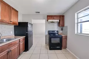 1909 W Green St, Tampa, FL 33607 - Photo 11