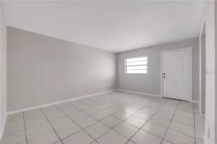 1909 W Green St, Tampa, FL 33607 - Photo 7