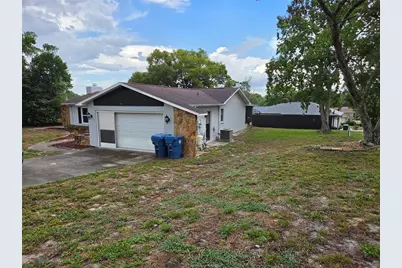 10200 Sunburst Court, Spring Hill, FL 34608 - Photo 3