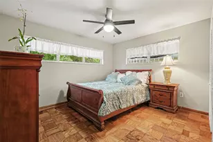 10308 N Oakleaf Ave, Tampa, FL 33612 - Photo 9