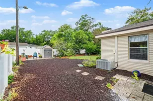 10308 N Oakleaf Ave, Tampa, FL 33612 - Photo 15