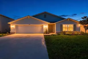 1902 Tahitian Sunrise Dr, Plant City, FL 33565 - Photo 3