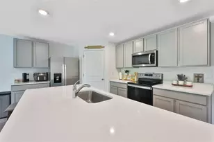 1902 Tahitian Sunrise Dr, Plant City, FL 33565 - Photo 7