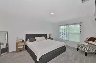 1902 Tahitian Sunrise Dr, Plant City, FL 33565 - Photo 13