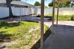 7002 Blossom Ave, Tampa, FL 33614 - Photo 9