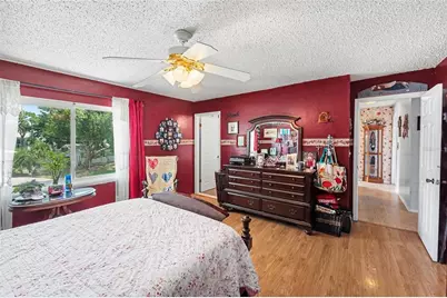 1842 Michigan Avenue NE, Saint Petersburg, FL 33703 - Photo 17