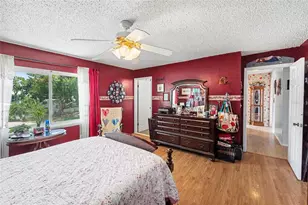 1842 Michigan Ave NE, Saint Petersburg, FL 33703 - Photo 17