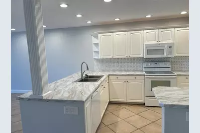 2775 Kipps Colony Drive S #304, Saint Petersburg, FL 33707 - Photo 5