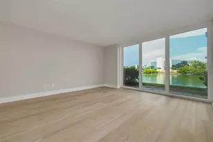 7425 Bay Island Dr S, Saint Petersburg, FL 33707 - Photo 19