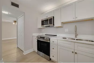 7425 Bay Island Drive S #107, Saint Petersburg, FL 33707 - Photo 23
