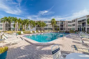 7425 Bay Island Dr S, Saint Petersburg, FL 33707 - Photo 39