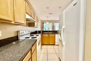 8173 Stone View Dr, Tampa, FL 33647 - Photo 9