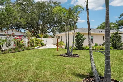 14309 Brentwood Drive, Tampa, FL 33618 - Photo 27