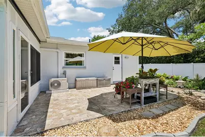 14309 Brentwood Drive, Tampa, FL 33618 - Photo 29